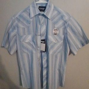 Size Small Wrangler shortsleeve western shirt